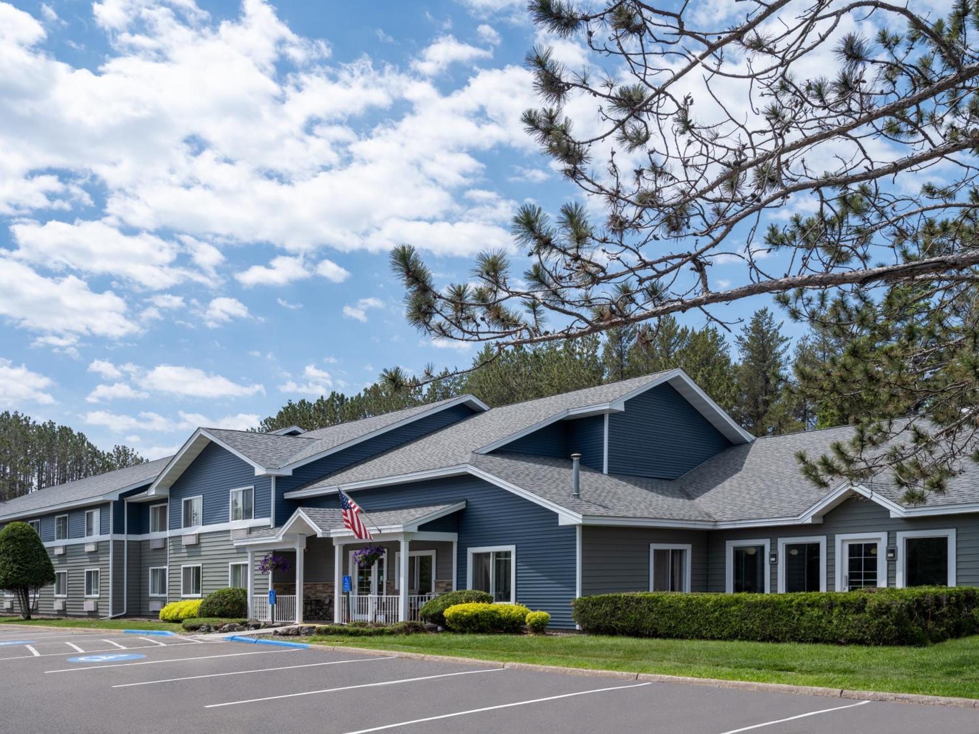 Country Hotel Two Harbors